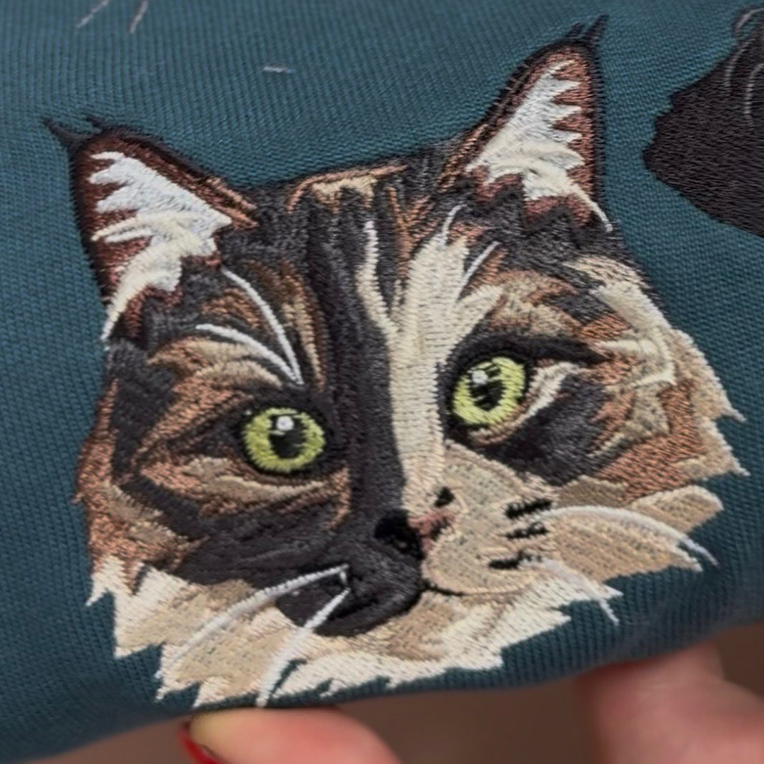 Maine Coon Gifts: What to Crop and What to Lose